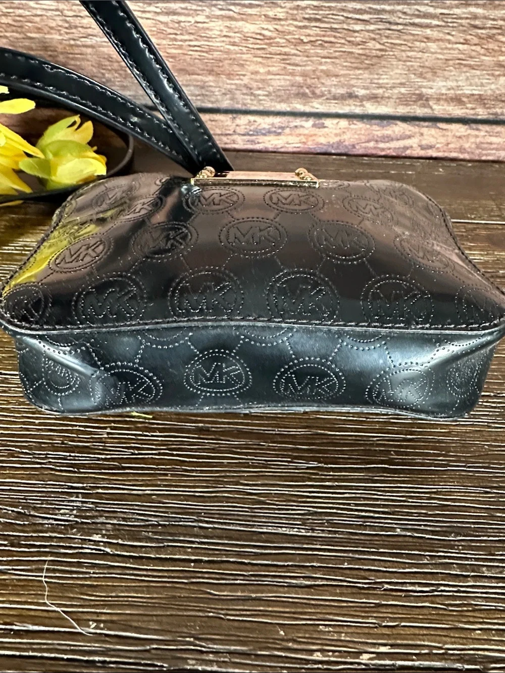 Michael Kors compact michael